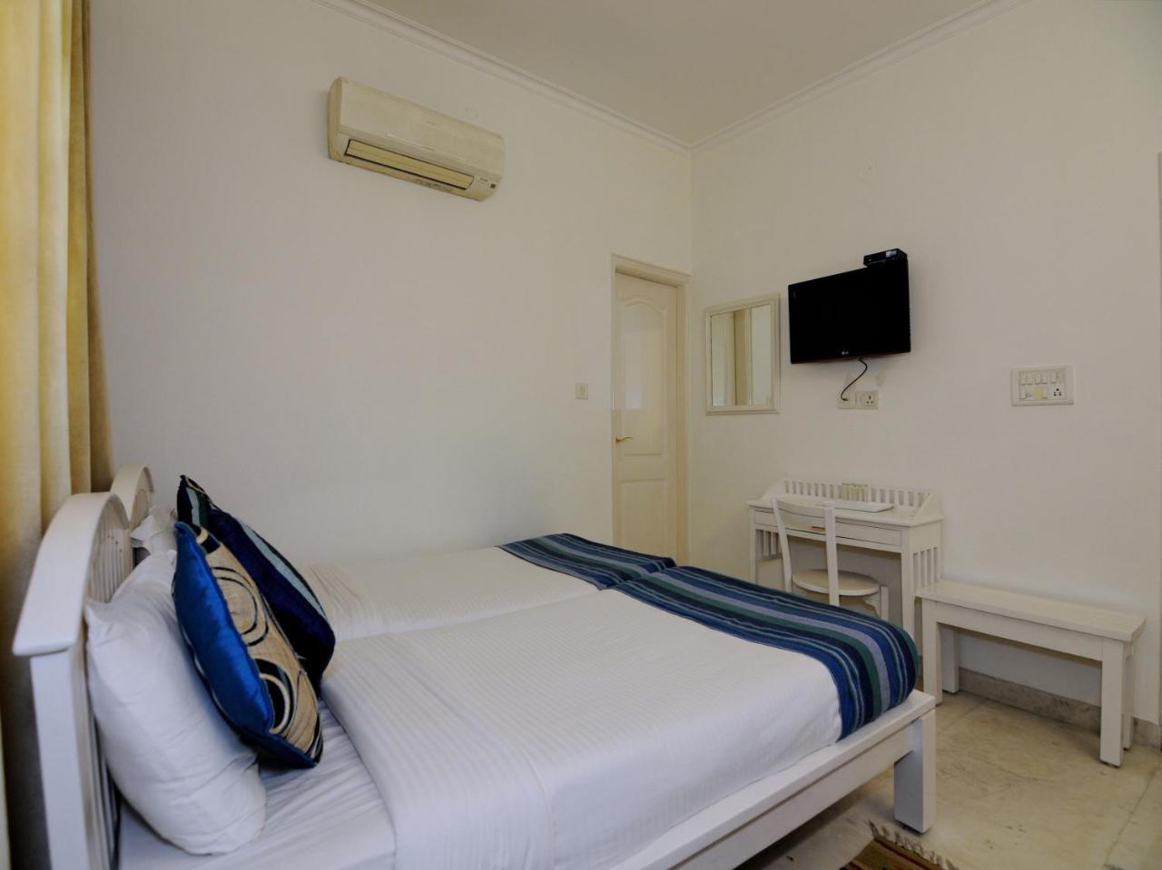 Hotel Mehra Residency At The Airport New Delhi