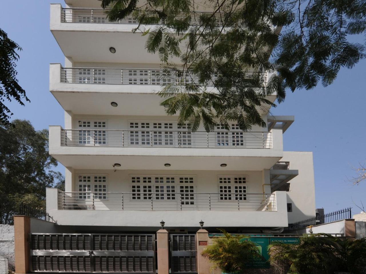 Mehra Residency At The Airport New Delhi
